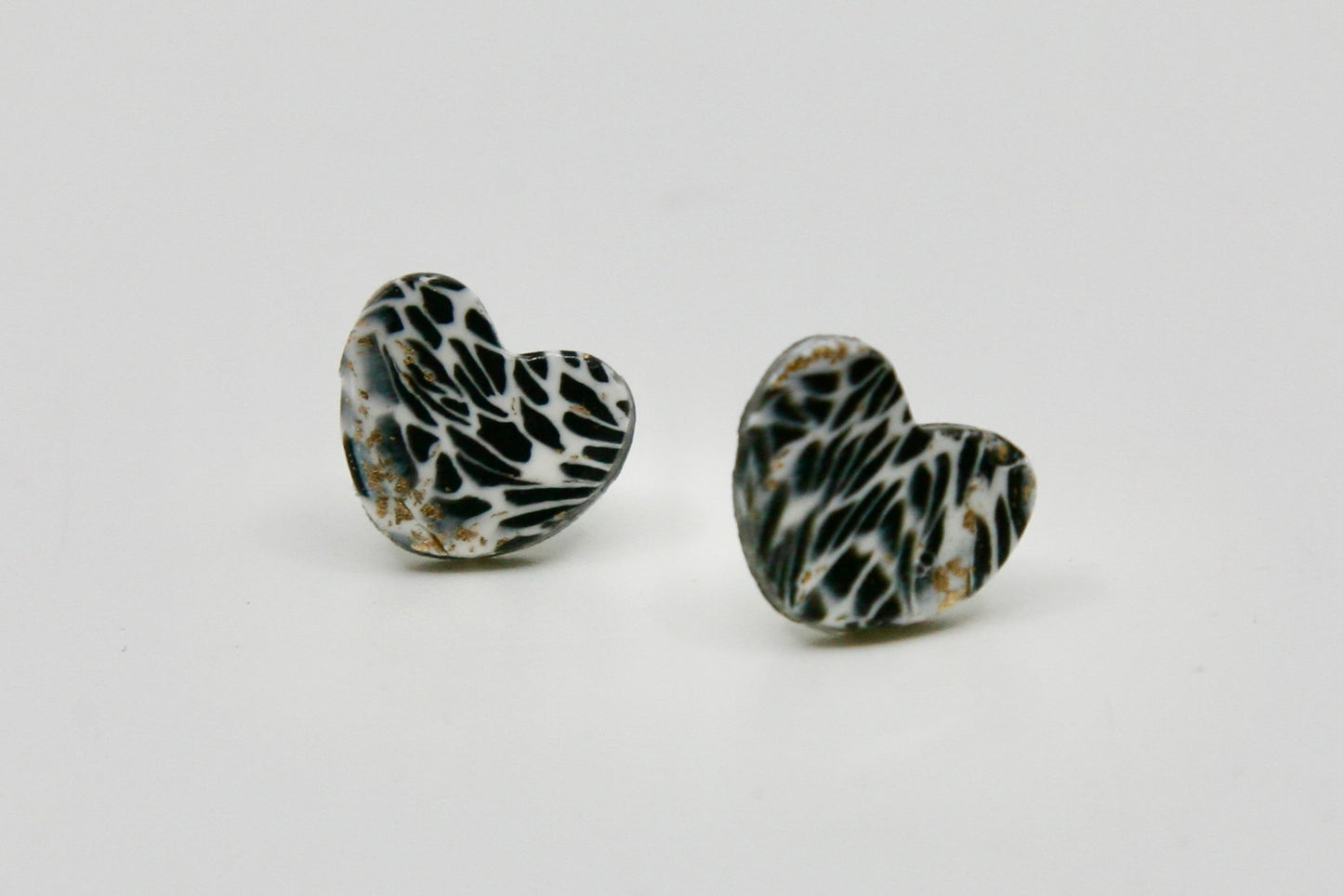 Delicate Studs 2 - Mini Hearts