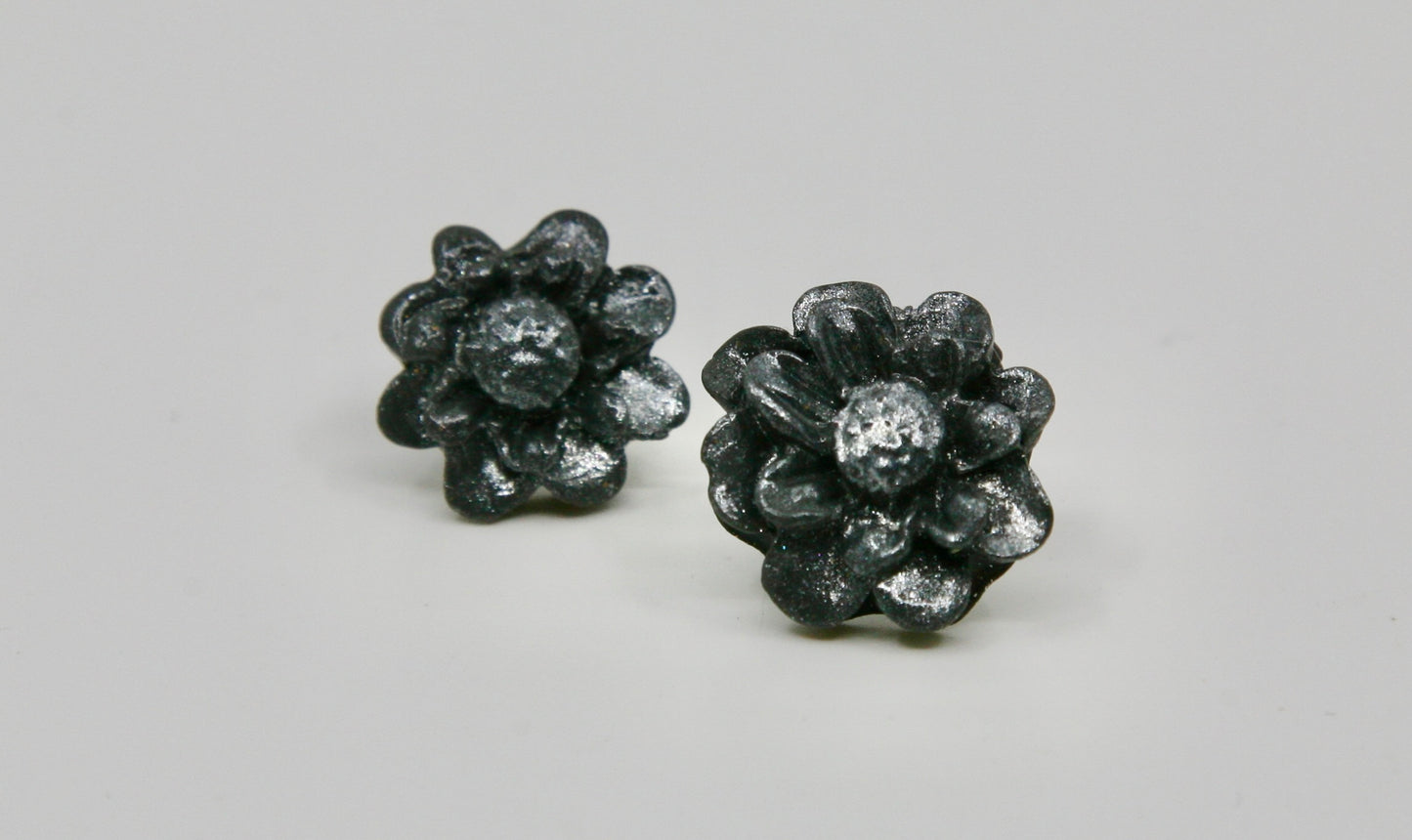 Flower Studs - Daisy